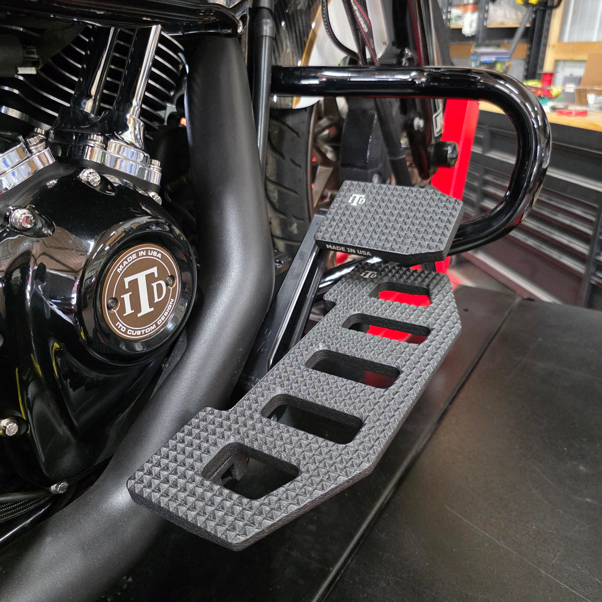Genesis Touring Rider Floorboards | Harley-Davidson