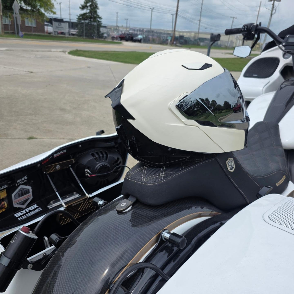SDC Saddlemen 2008-2024* FLHR, FLHT, FLHX & FLTR Pro Series Performance Gripper Seat