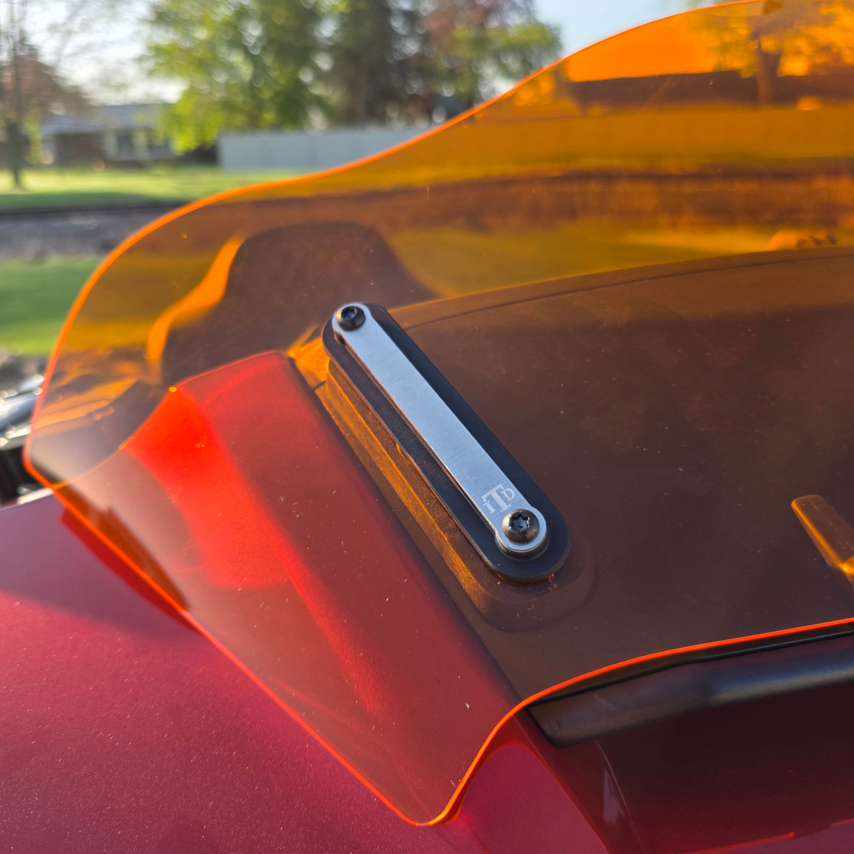 23.5+ Street Glide KW Windshield Trim