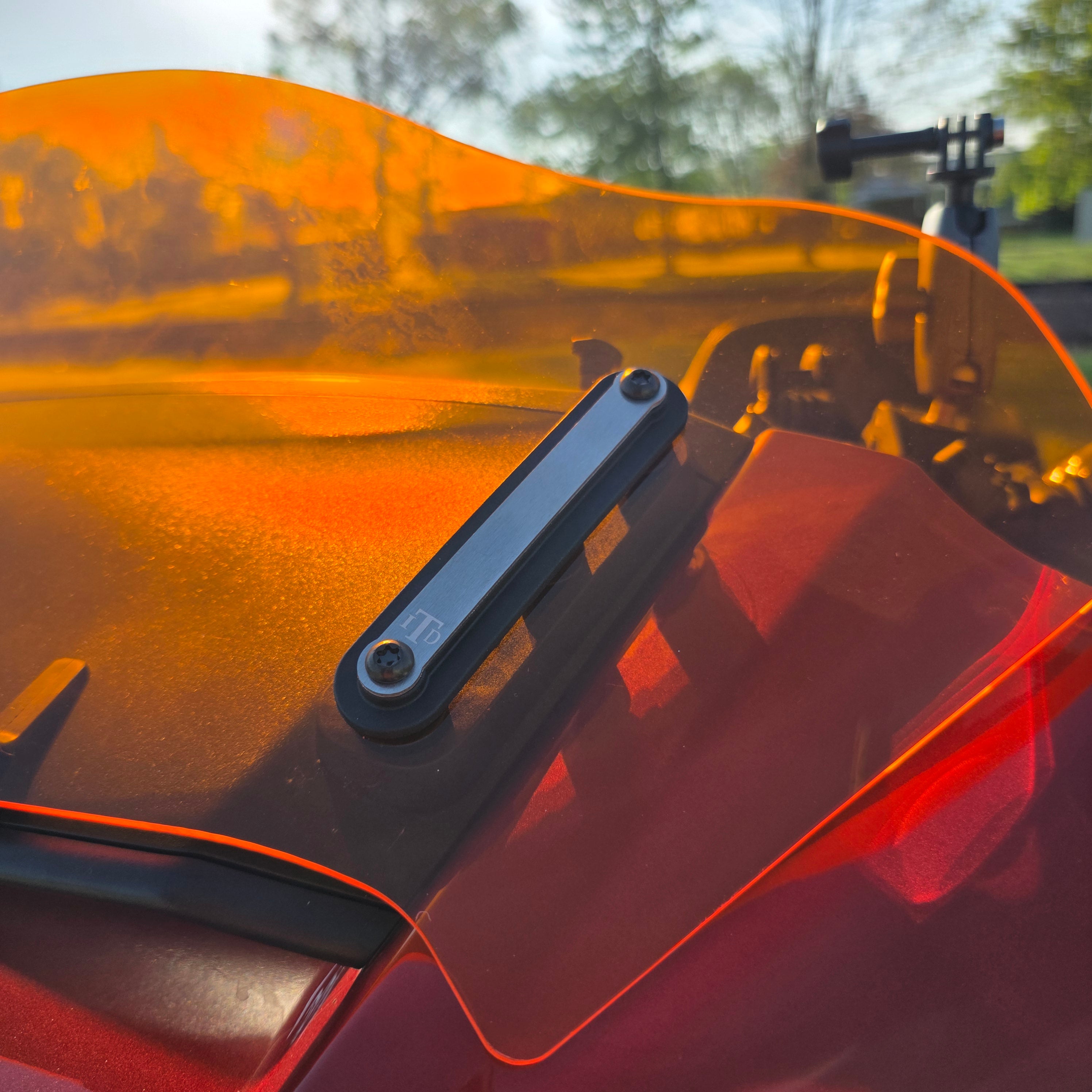 23.5+ Street Glide KW Windshield Trim