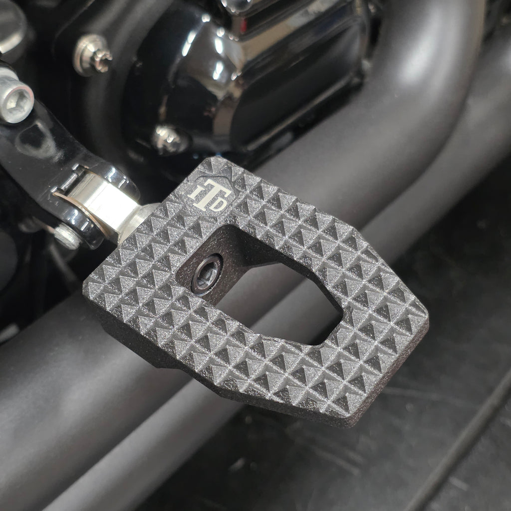 Genesis Rider / Passenger / Highway Footpegs | Harley-Davidson