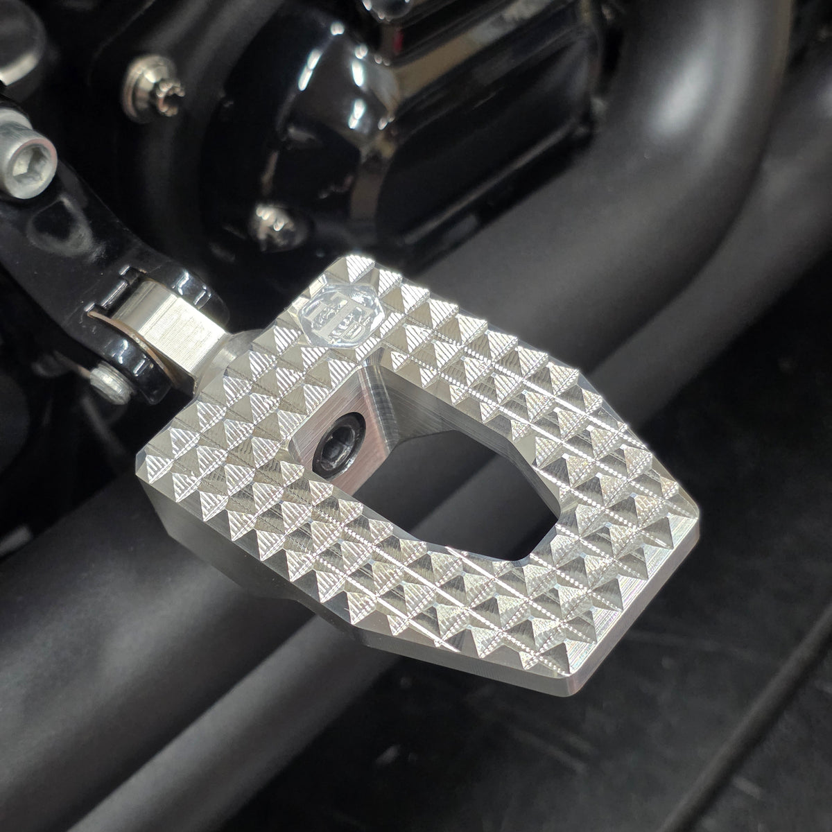 Genesis Rider / Passenger / Highway Footpegs | Harley-Davidson