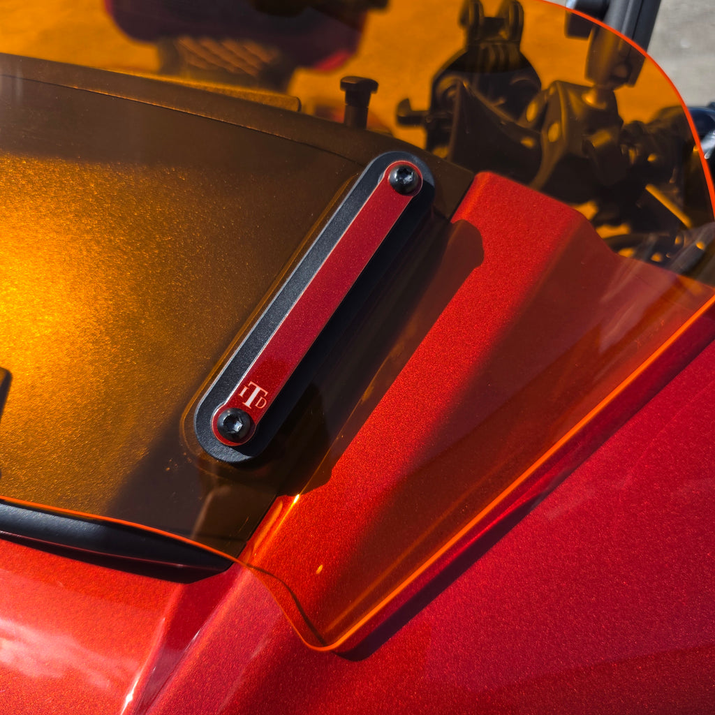 23.5+ Street Glide KW Windshield Trim
